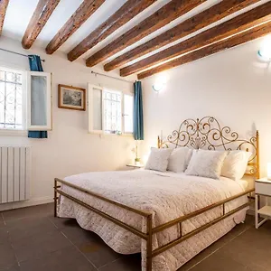 Apartment San Giacomo Pied-a-terre House By Wonderful Italy, Venice